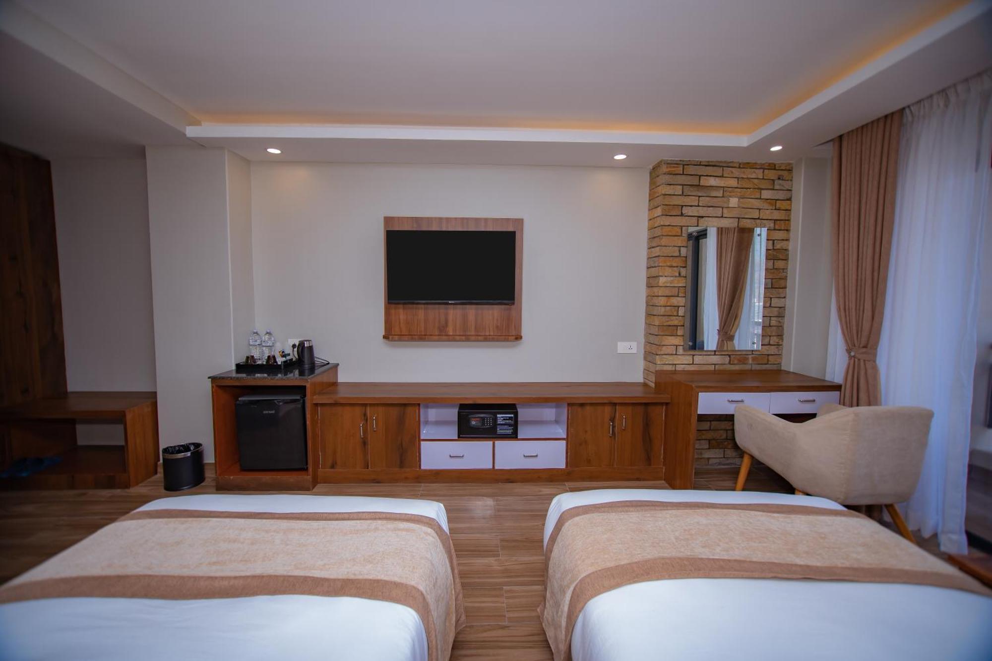 Hotel Pokhara Village & Spa المظهر الخارجي الصورة