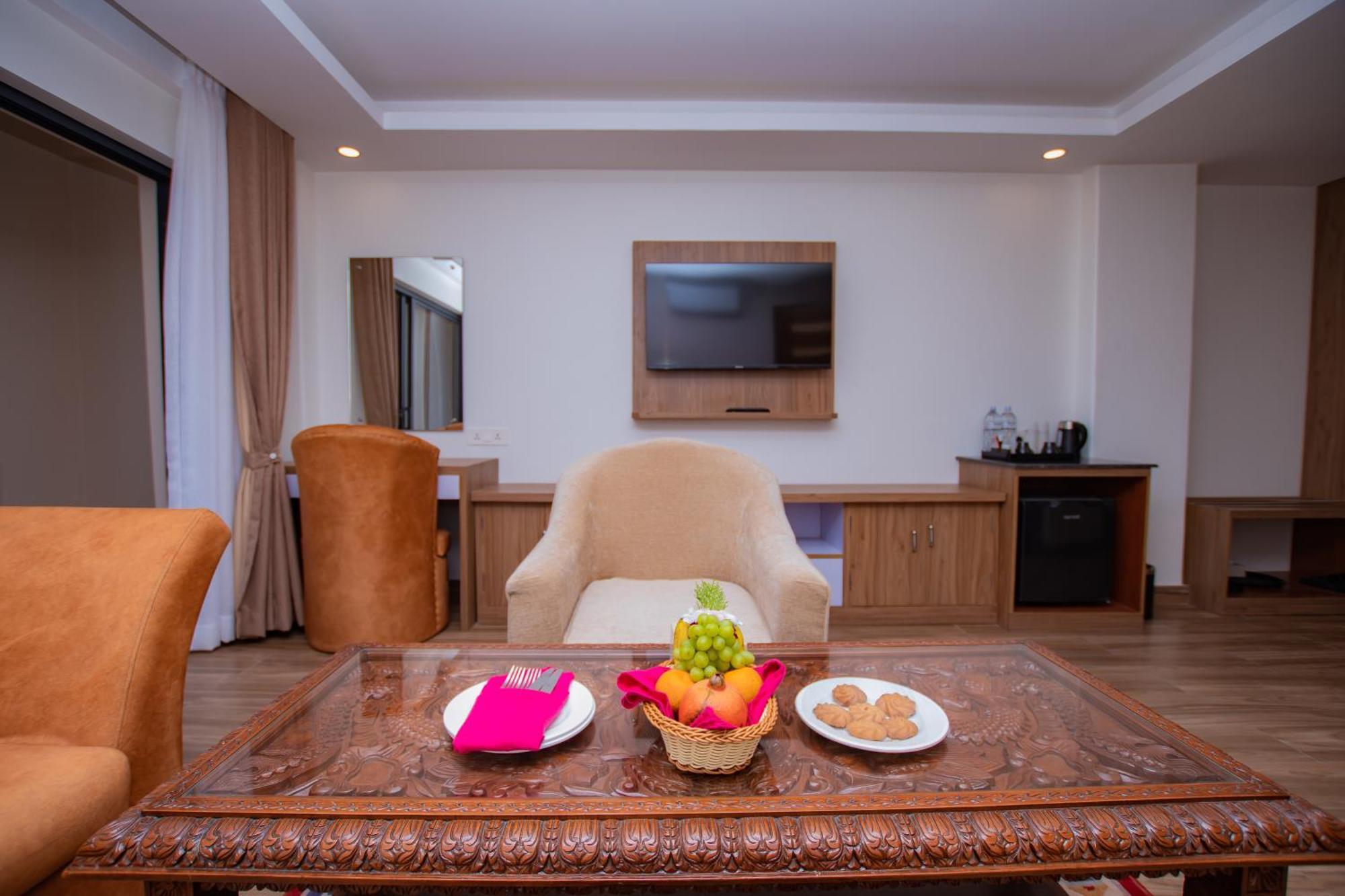 Hotel Pokhara Village & Spa المظهر الخارجي الصورة